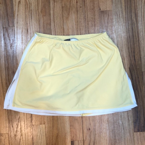 Worn once Nike yellow & white tennis skirt
